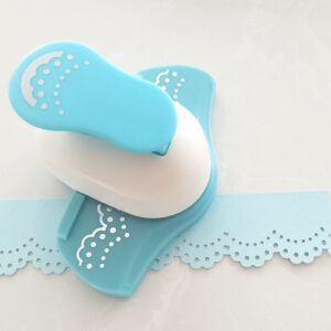 pour créer facilement des motifs décoratifs sur papier. Idéale pour scrapbooking, carterie et loisirs créatifs.