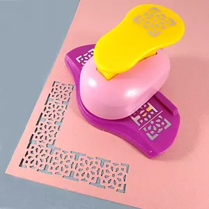 Perforatrice Décorative KAMEI KM-8810B – Motif Fleur