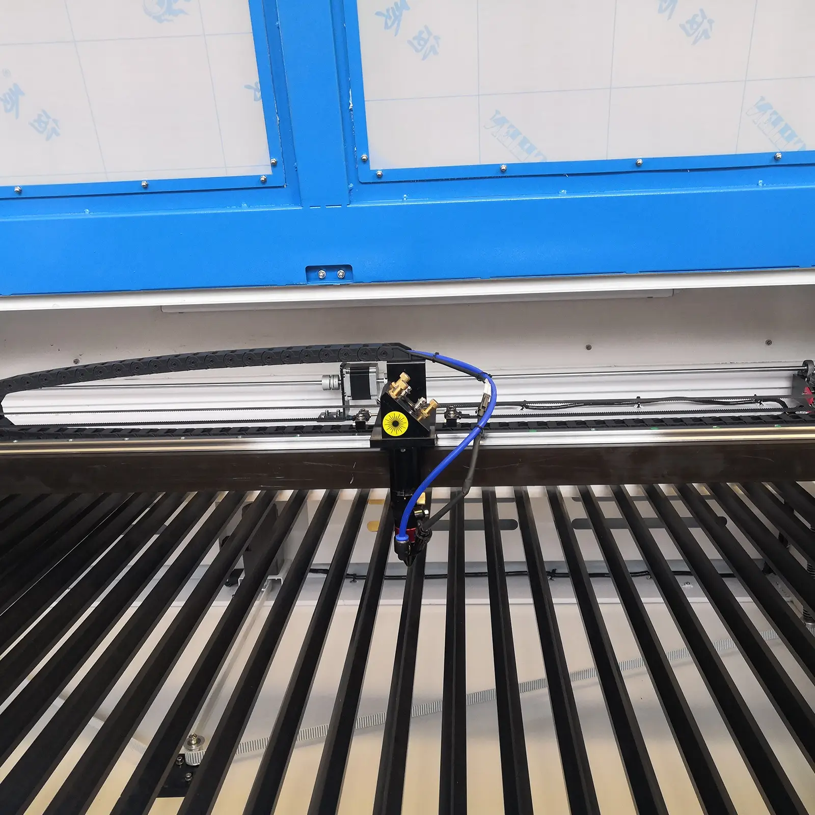 Machine de Gravure et Découpe Laser CO2 130×90 cm
