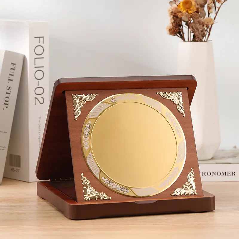 Trophée Pliable en Bois avec Plaque Circulaire Aluminium Personnalisable